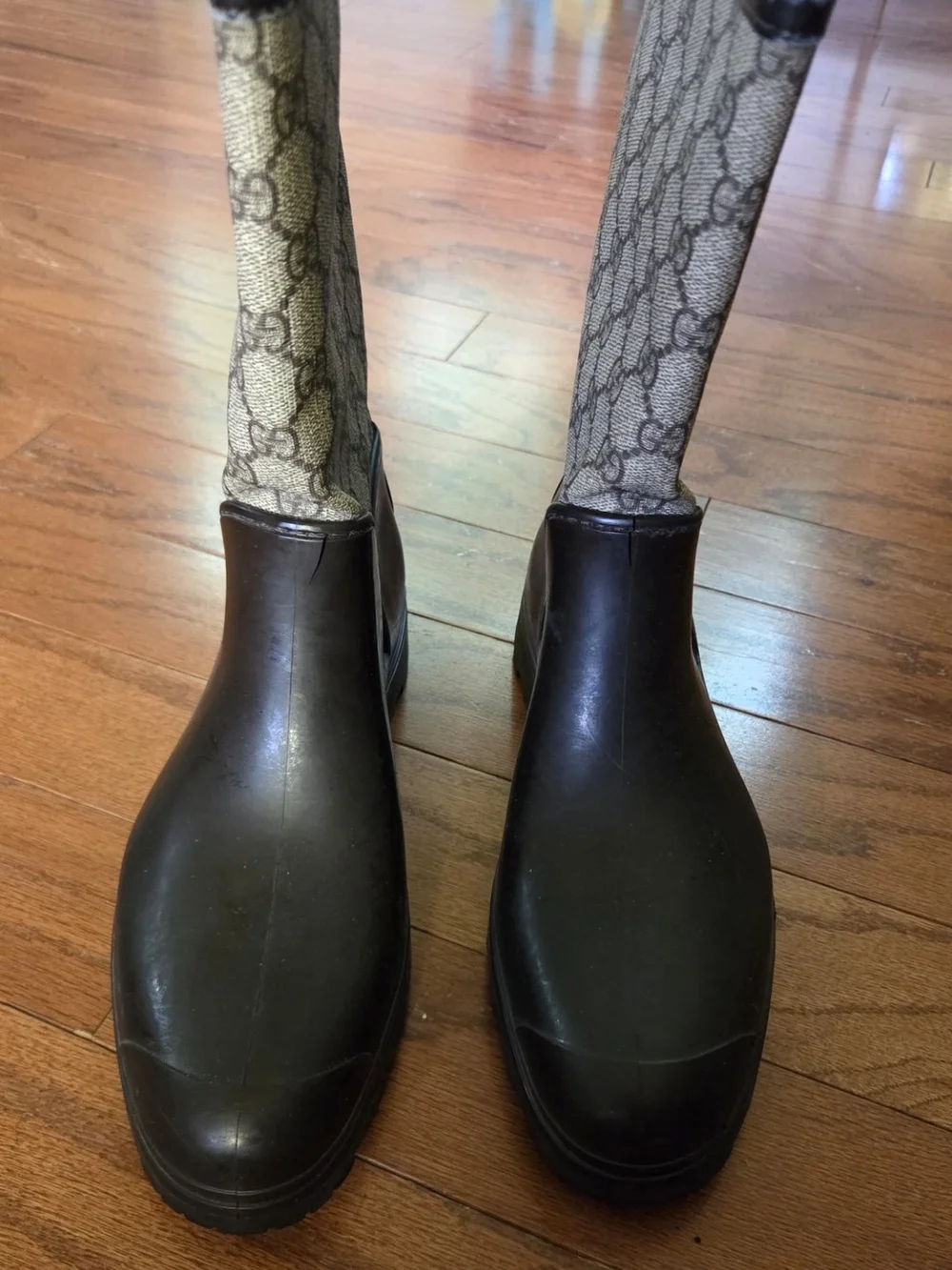 Authentic Vintage Never Worn Gucci Fur Lined GG Rain Boots: Size 39
